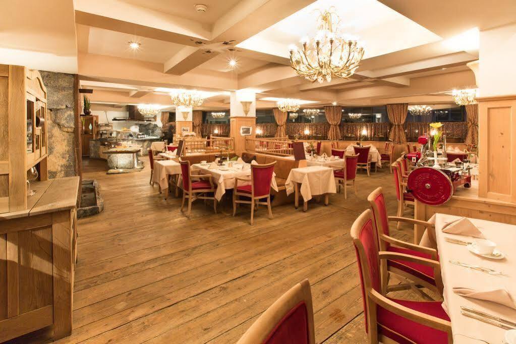 Raffl'S St. Antoner Hof Hotel Sankt Anton am Arlberg Bagian luar foto